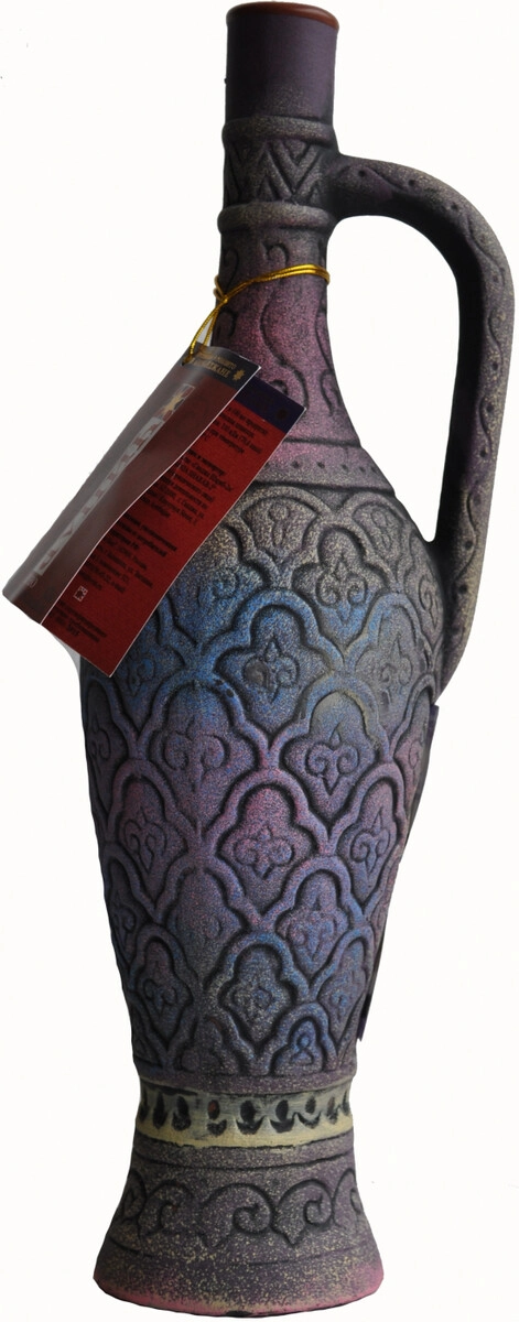 Вино "Чинар", в керамическом кувшине